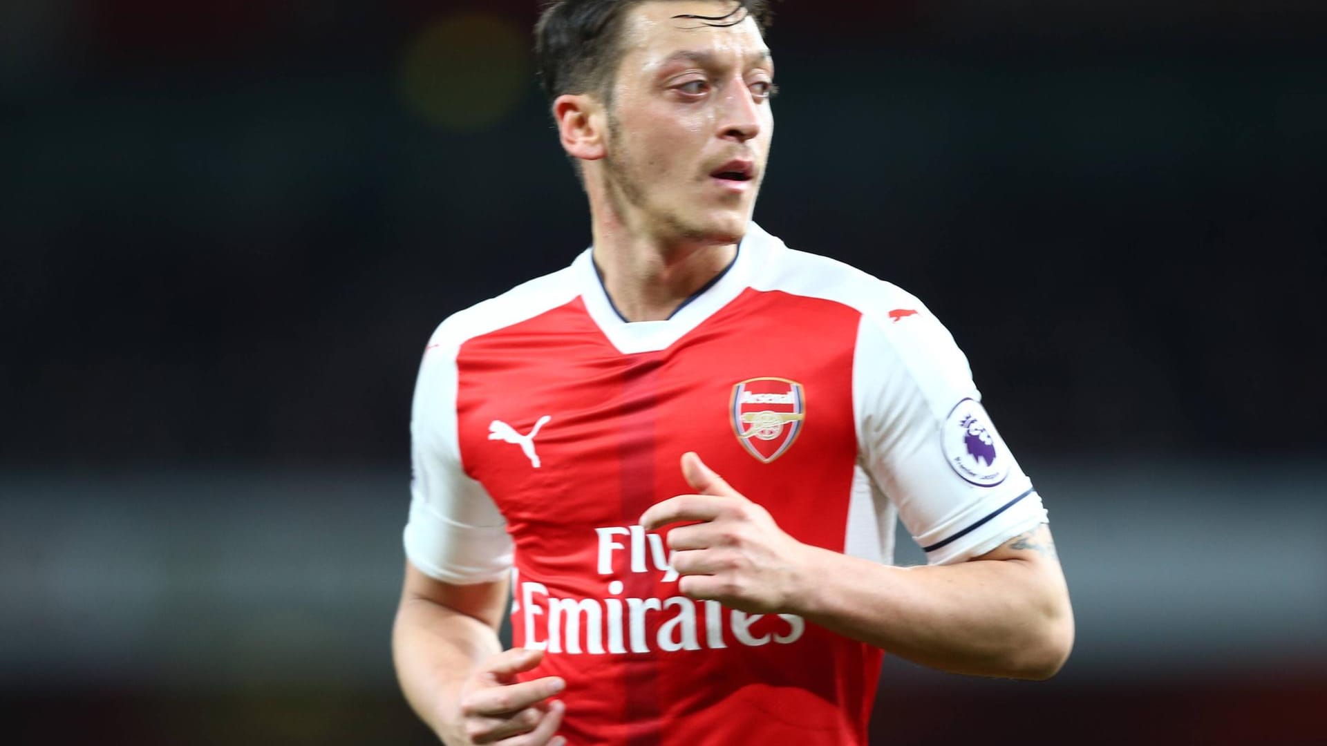 Mesut Özil spielt seit 2013 für Arsenal.