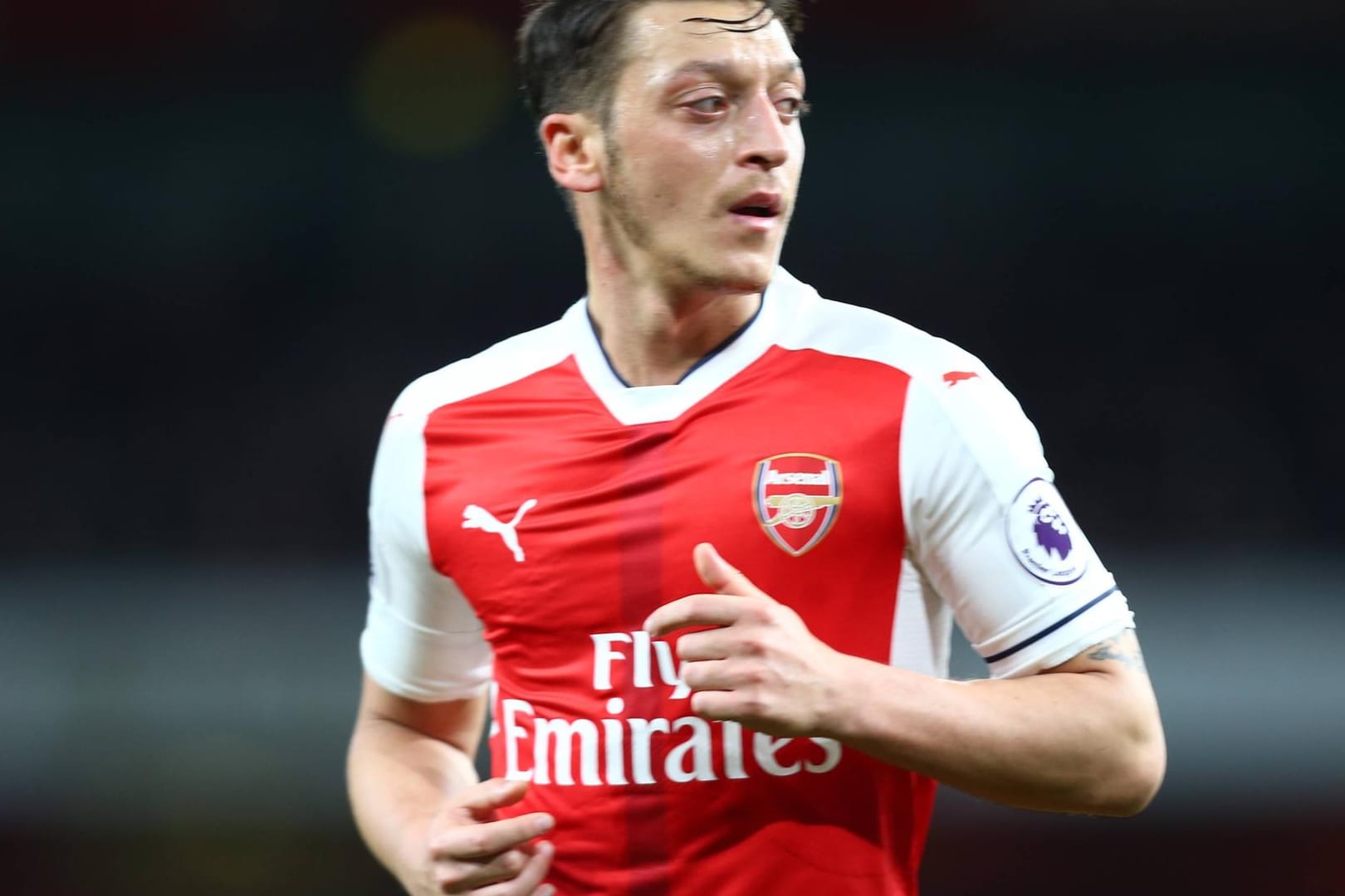 Mesut Özil spielt seit 2013 für Arsenal.