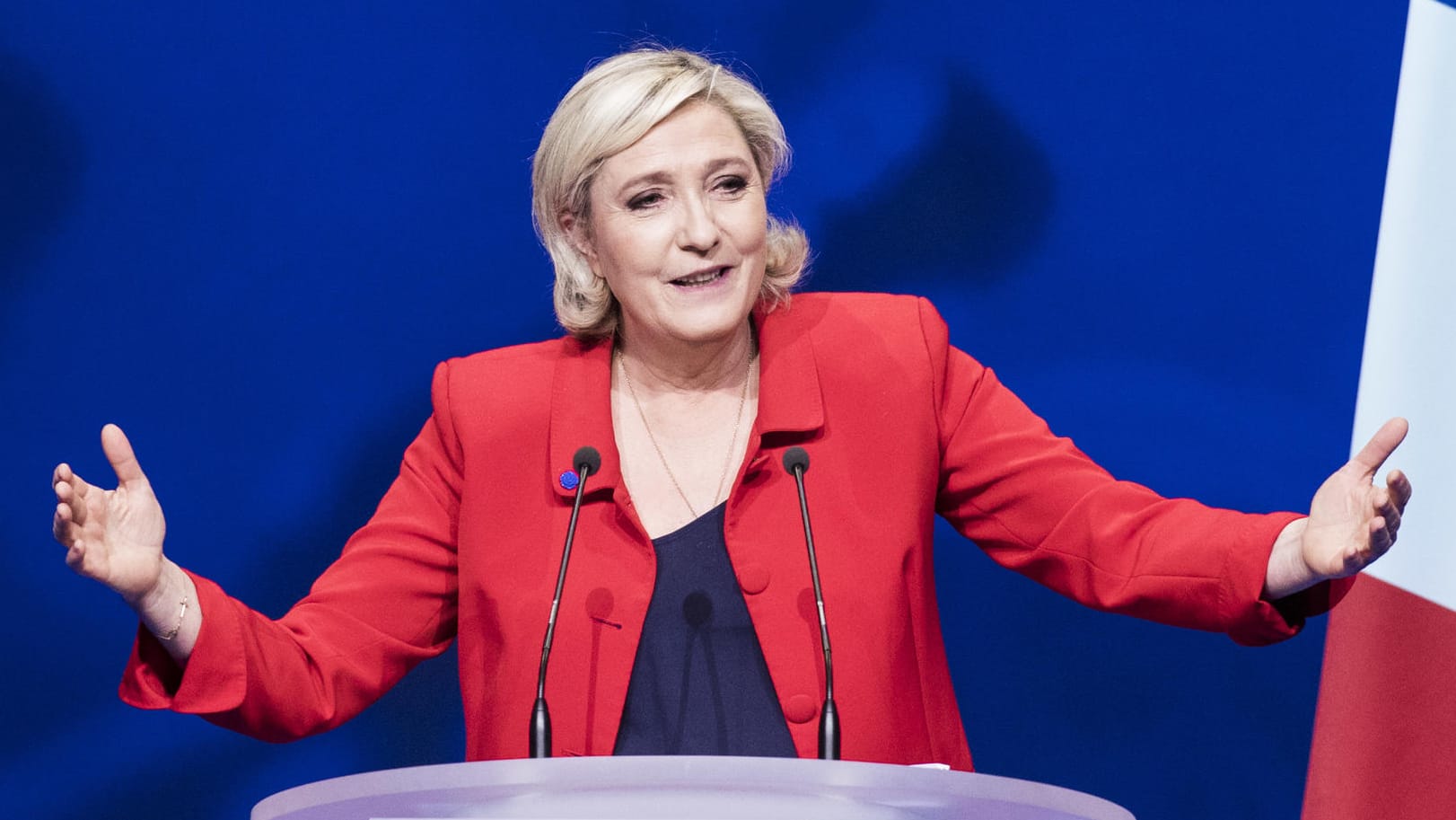 FN-Chefin Marine Le Pen liegt in Umfragen gleichauf mit Emmanuel Macron.