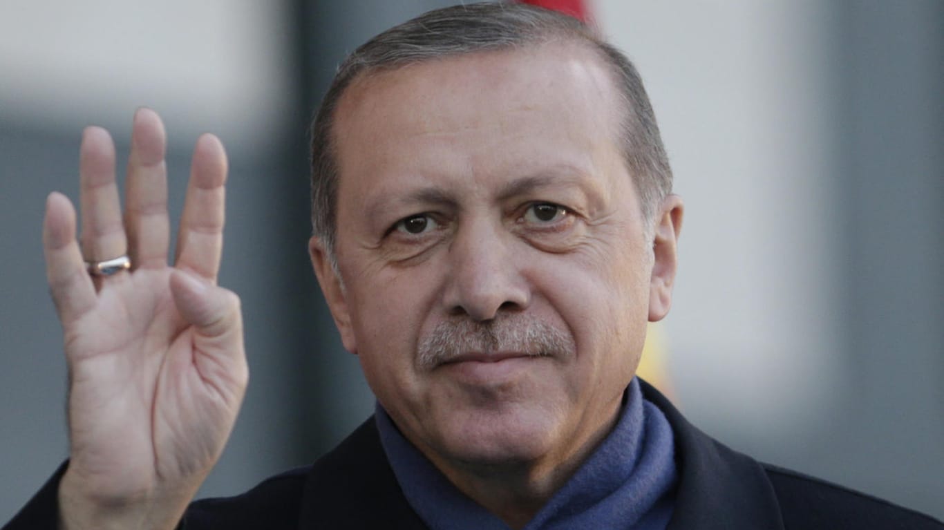 Der türkische Staatspräsident Recep Tayyip Erdogan vor seinem Präsidentenpalast in Ankara.