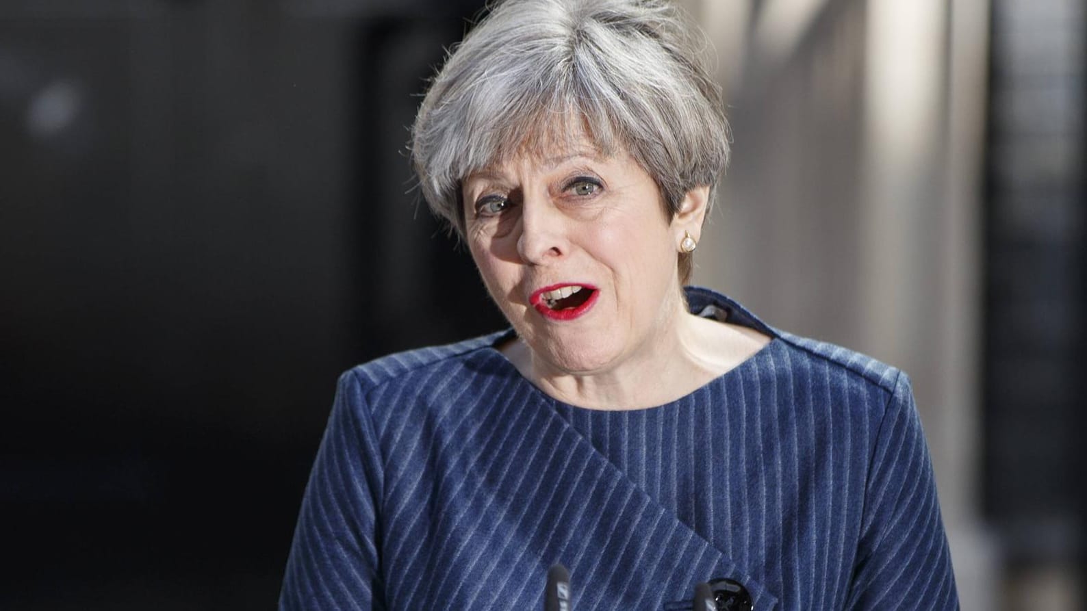 Theresa May will durch die Neuwahlen mehr Einigkeit im Parlament erzeugen. Theresa May will durch die Neuwahlen mehr Einigkeit im Parlament erzeugen.