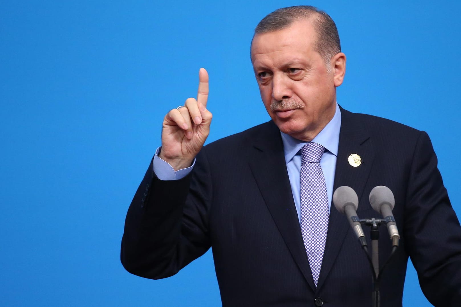 Durch Unregelmäßigkeiten bei dem Referendum in der Türkei wird Präsident Recep Tayyip Erdogan national und international kritisiert.