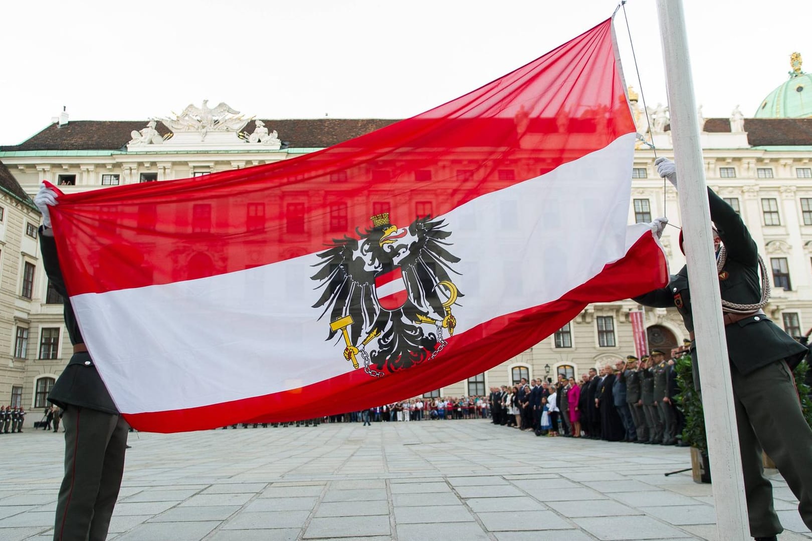 Viele Österreicher wollen einen starken Mann an der Macht haben.