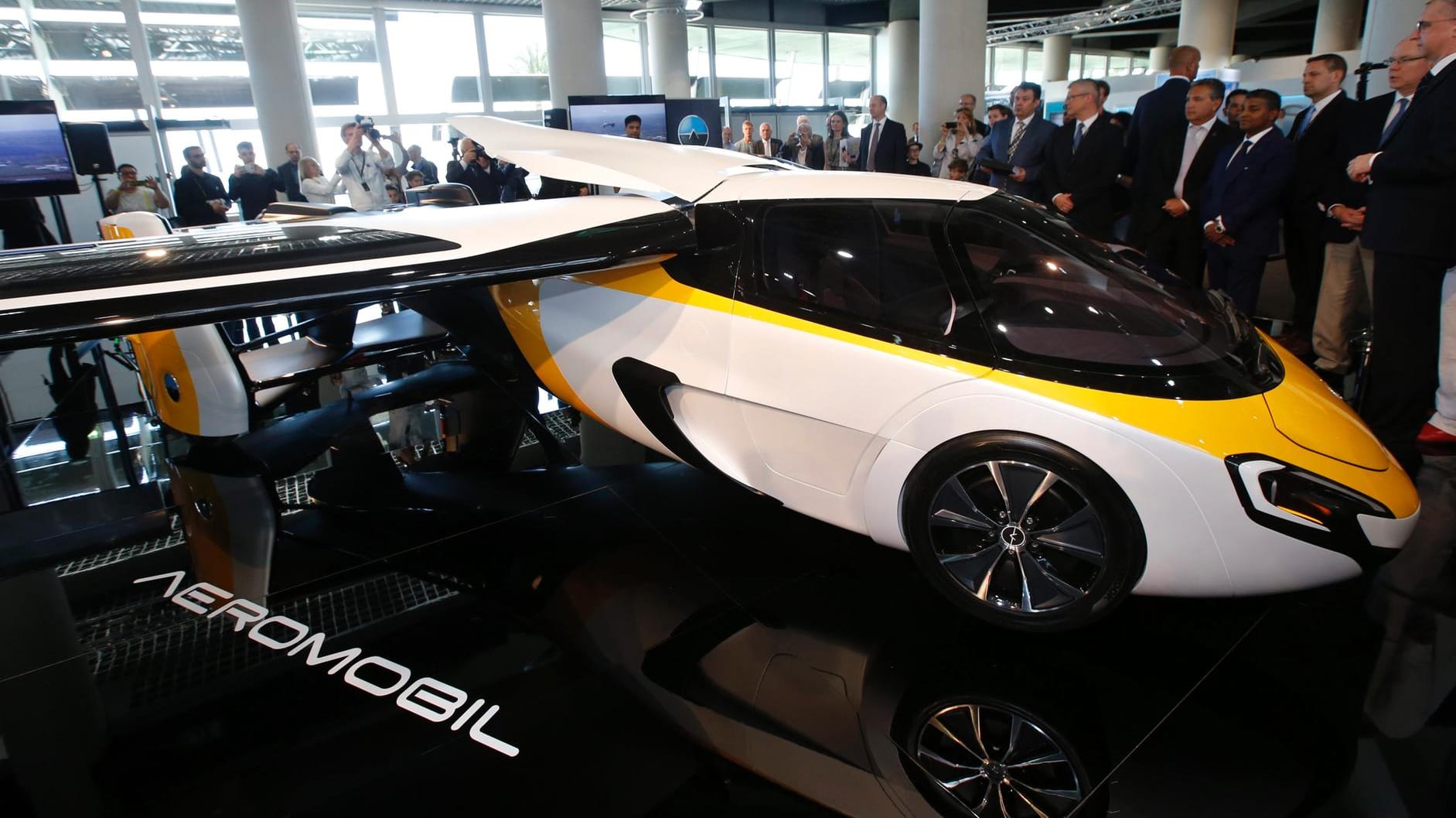 Aeromobil 4.0 auf der Top Marques Messe in Monaco