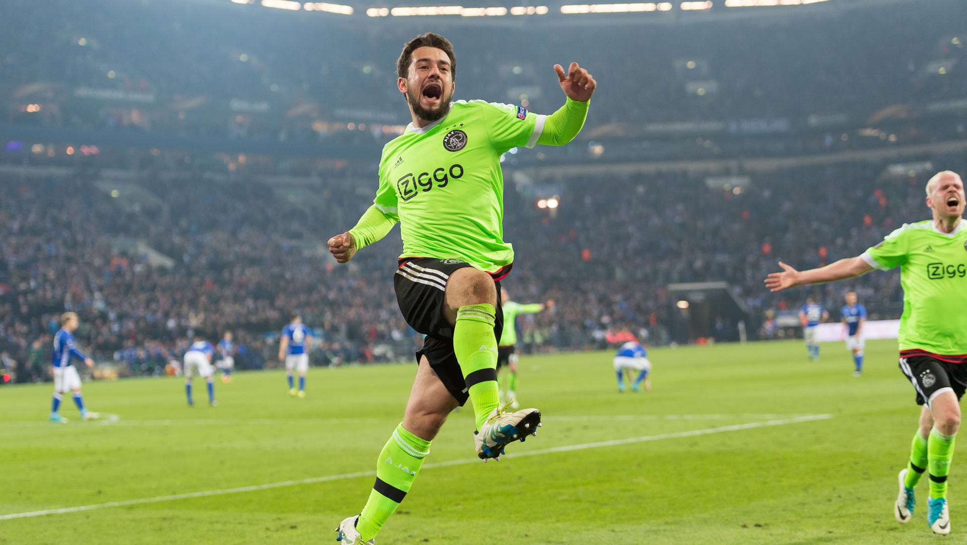 Amsterdams Amin Younes bejubelt sein Tor zum 2:3 in der 120. Minute.