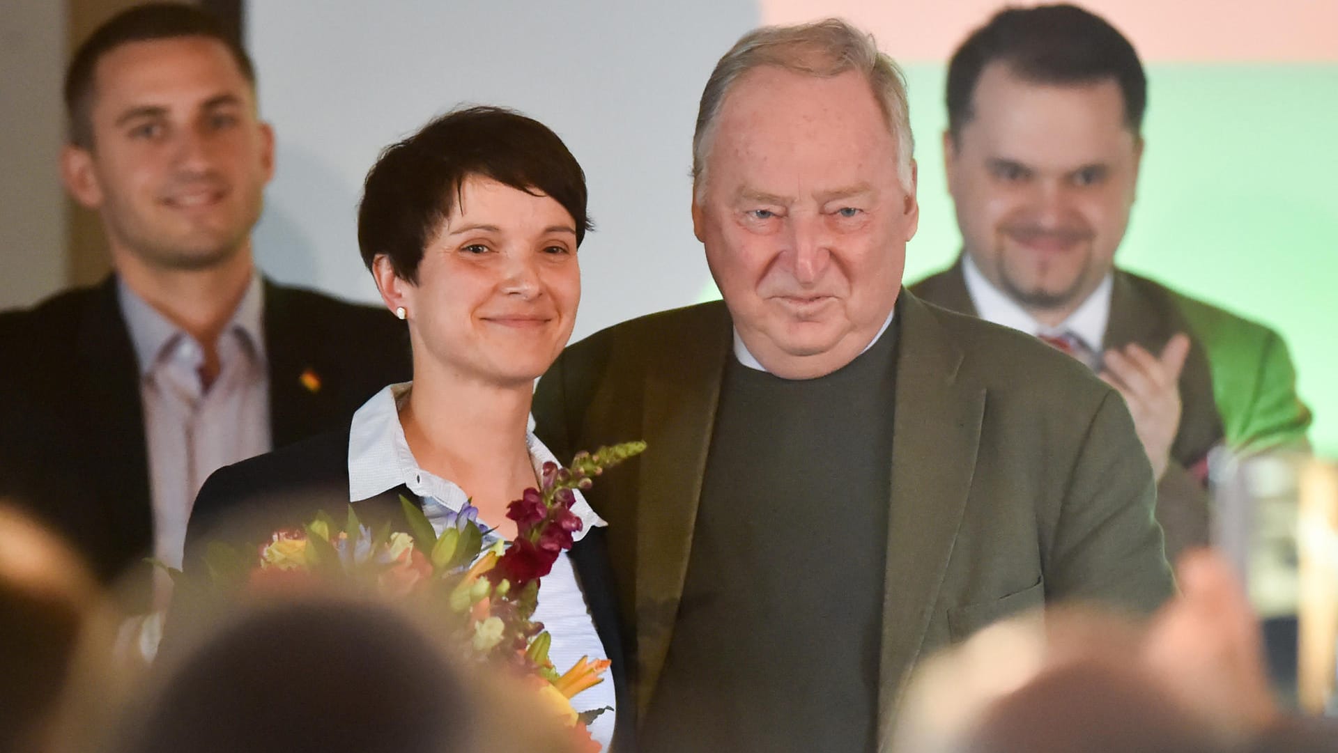 Alexander Gauland und Frauke Petry stehen innerhalb der AfD für unterschiedliche Lager. Harmonie wie im Juli 2016 ist zwischen beiden Politikern auf dem Bundesparteitag nicht zu erwarten.