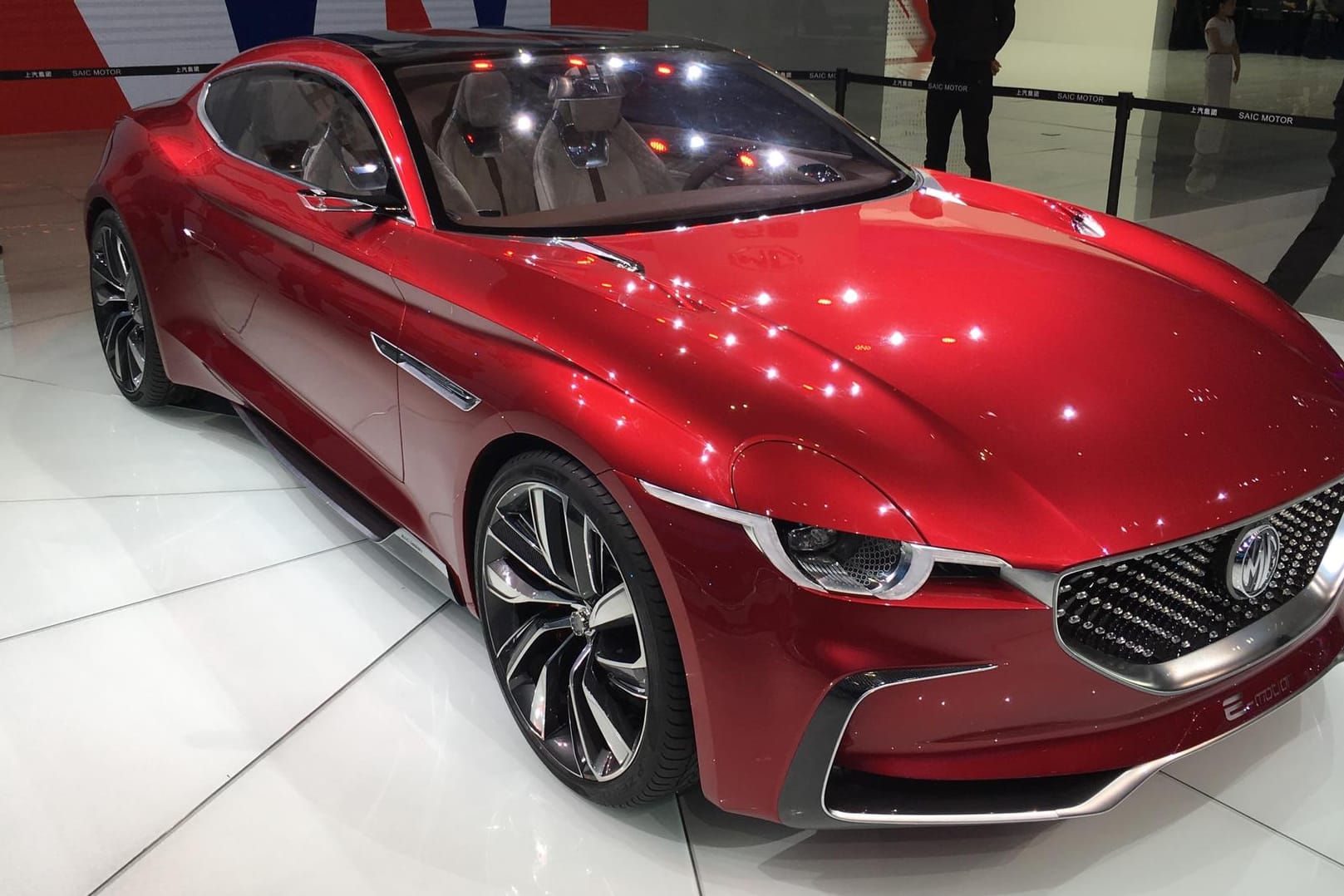 Die SAIC-Tochter MG stellt in Shanghai die Elektro-Studie E-Motion vor.
