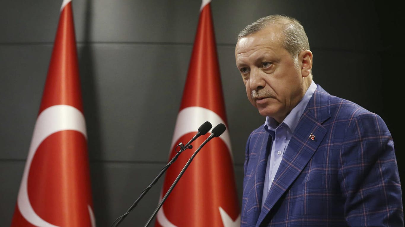 Nach dem Referendum hat Präsident Recep Tayyip Erdogan die Macht über alle drei Gewalten in der Türkei.
