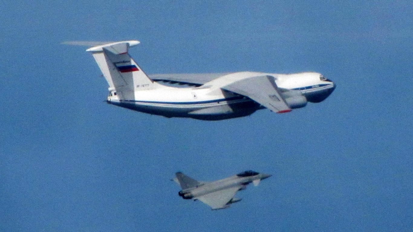 Russische Militärflugzeuge werden von der NATO strikt überwacht.