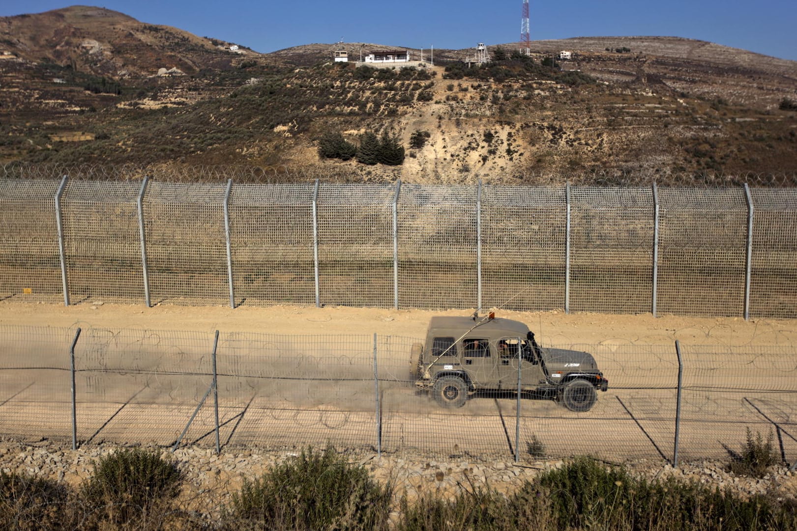 Isreal hat einen syrischen Armeeposten auf den Golanhöhen angegriffen.