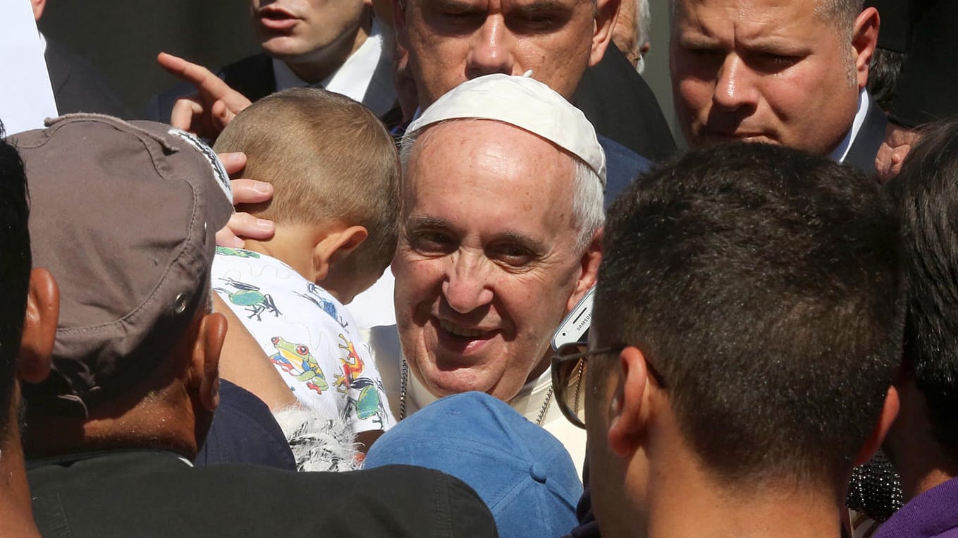 Papst Franziskus beim Besuch des Flüchtlingslager Moria auf Lesbos.