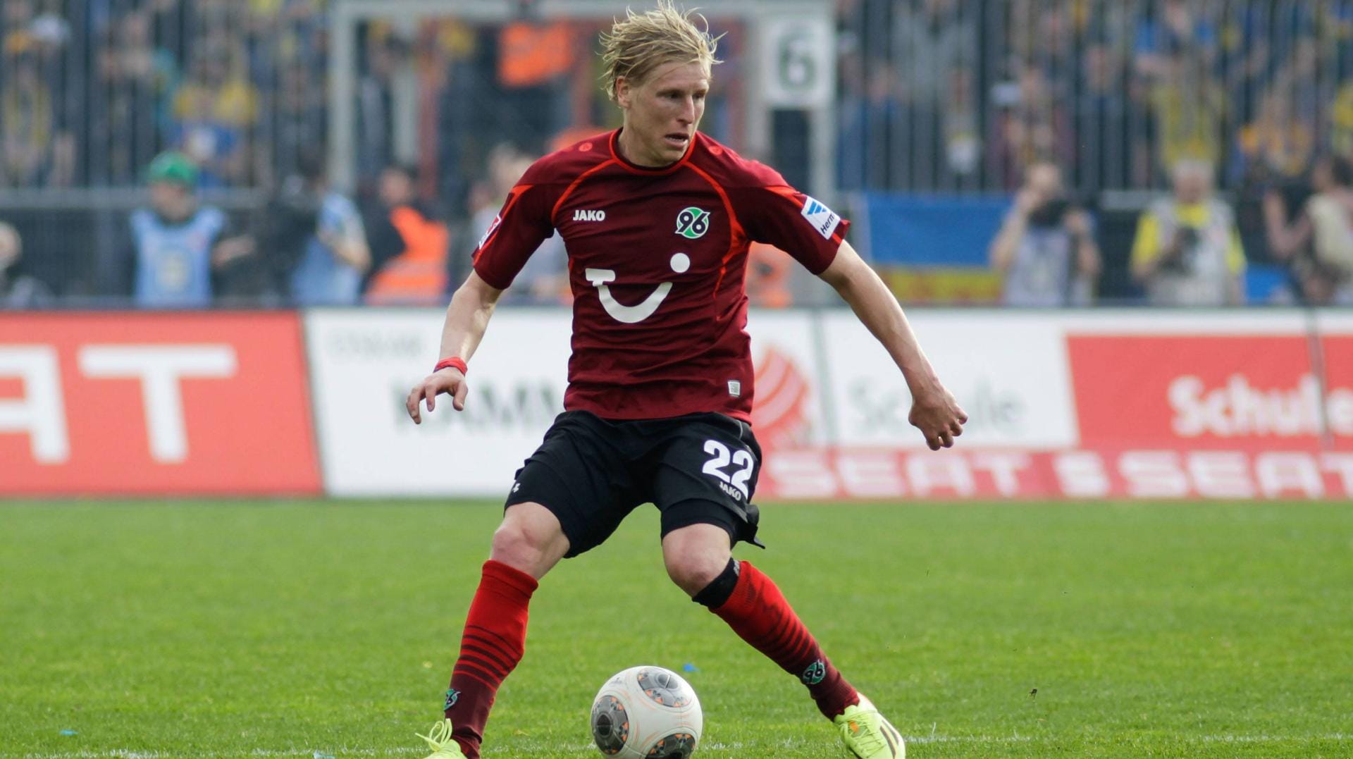 2013/14 spielte Rajtoral eine Halbserie für Hannover 96 in der Bundesliga.