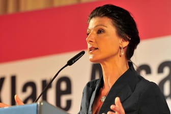 Sarah Wagenknecht bezeichnet die Politik Macrons exemplarisch als Ursache für das Erstarken des Front National in Frankreich (Archiv).