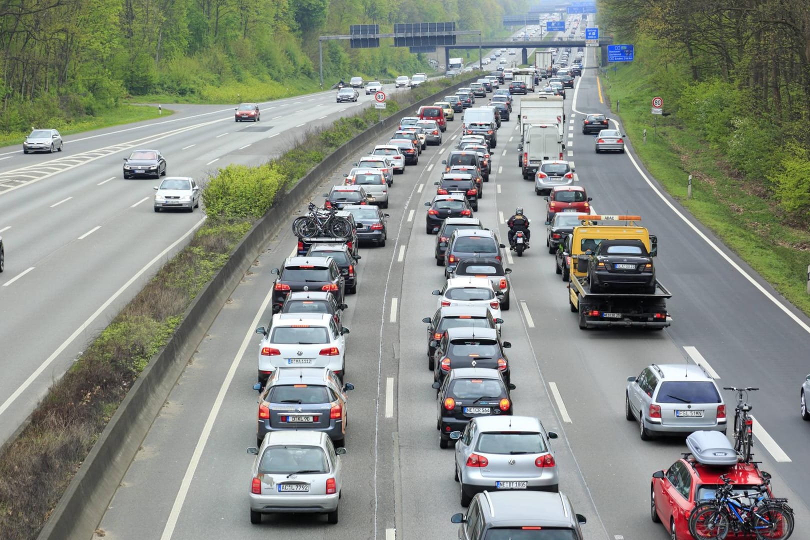 Auch an diesem Wochenende sind etliche Autofahrer unterwegs.