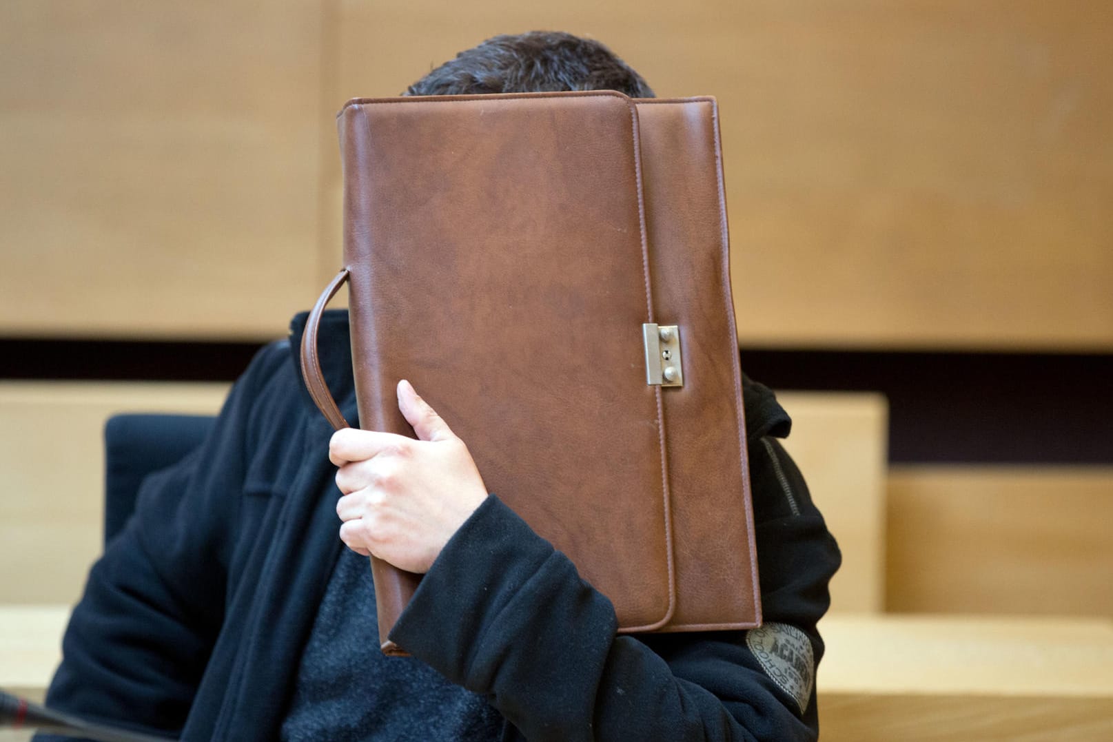 Der 46-jährige Angeklagte beim Prozessauftakt am 21.03.2017 in Bielefeld.