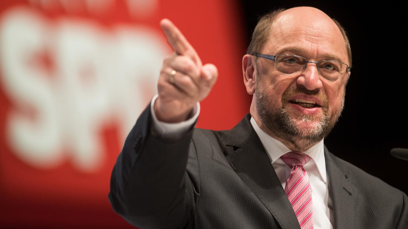 In letzter Zeit war es etwas ruhiger um Martin Schulz. Jetzt meldete sich der SPD-Kanzlerkandidat zu Wort und schießt gegen die AfD.