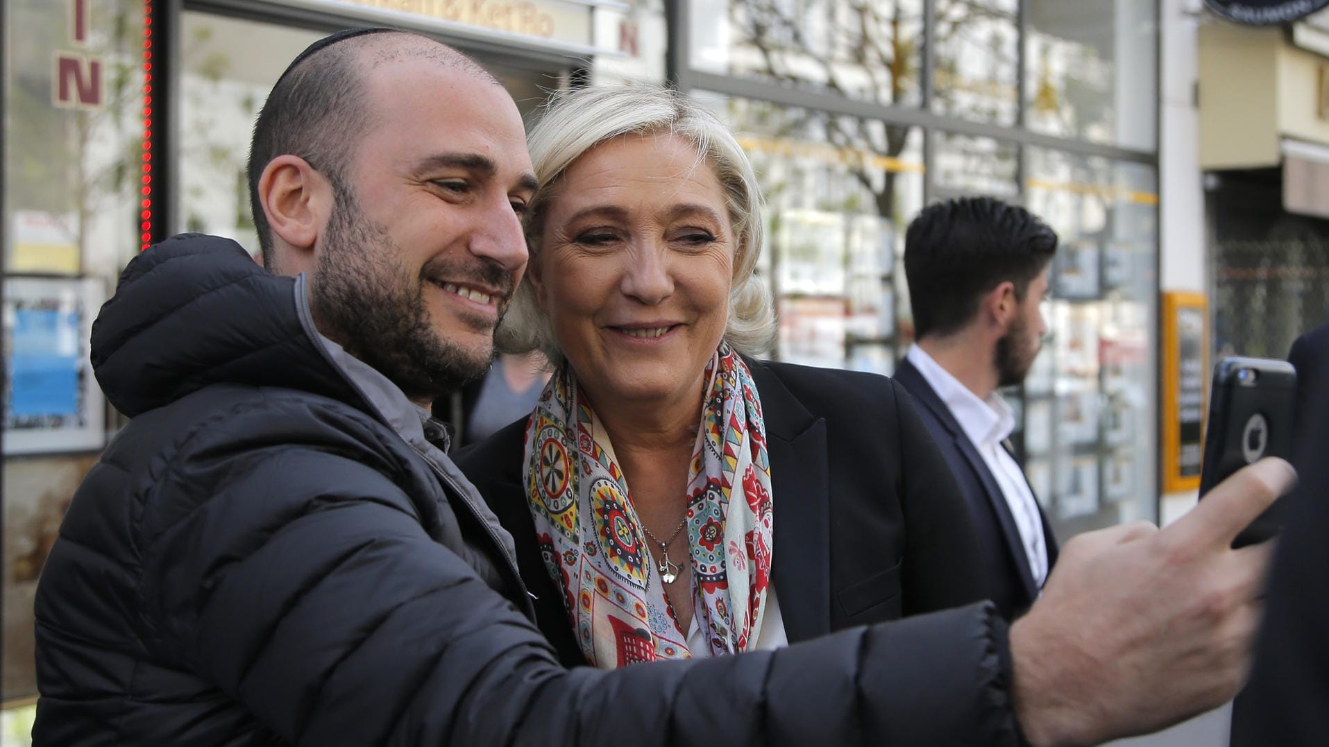 Vor der Stichwahl am 7. Mai gibt sich Marine Le Pen besonders volksnah.