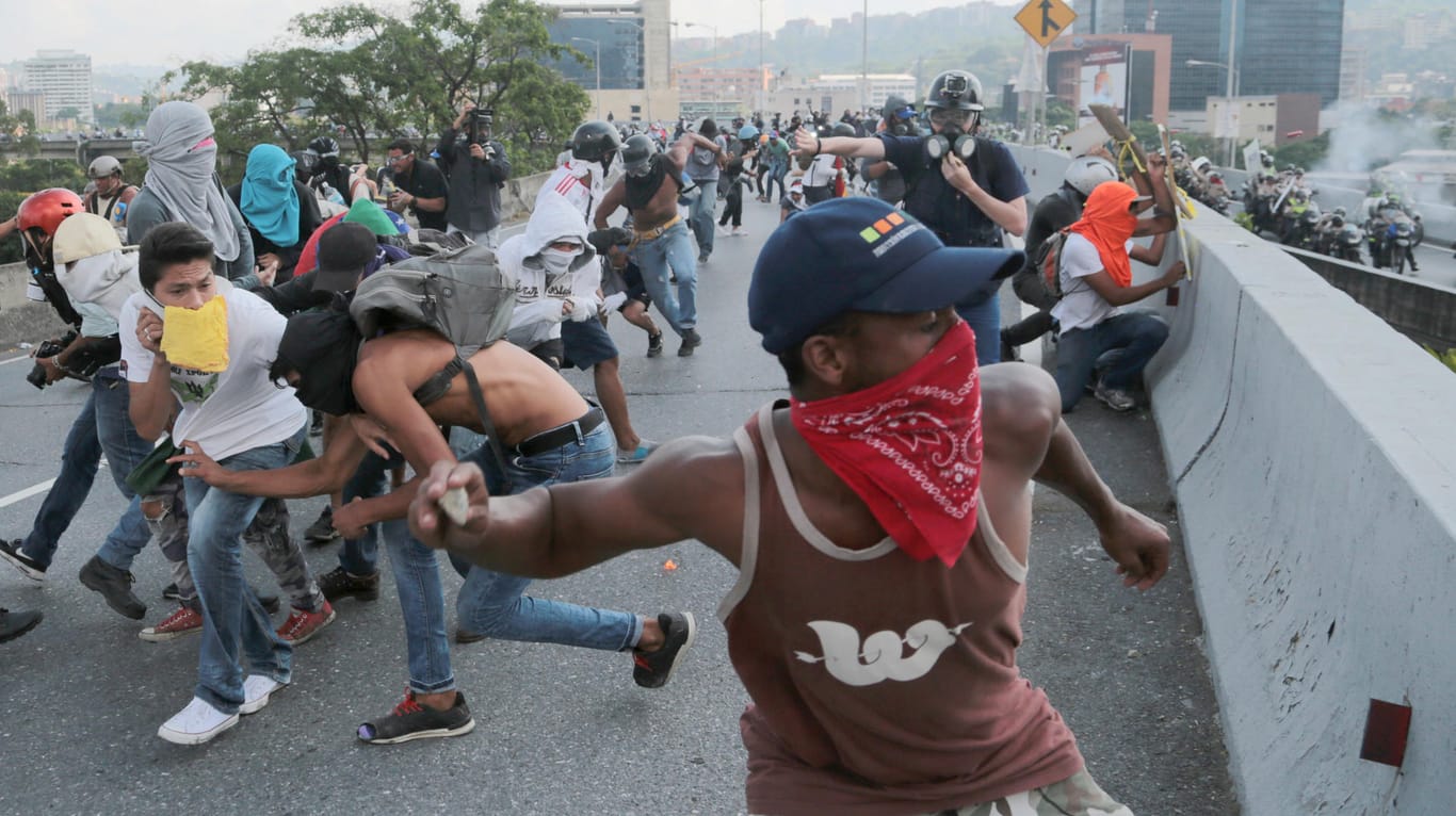 Dramatische Szenen auf den Straßen Venezuelas.