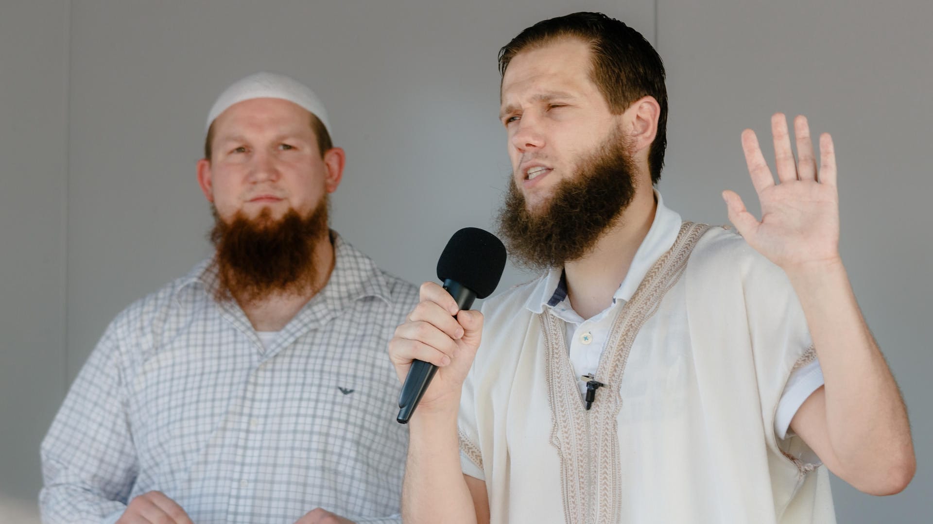 Islamist Pierre Vogel (l.) ist Zeuge im Prozess gegen Sven Lau.