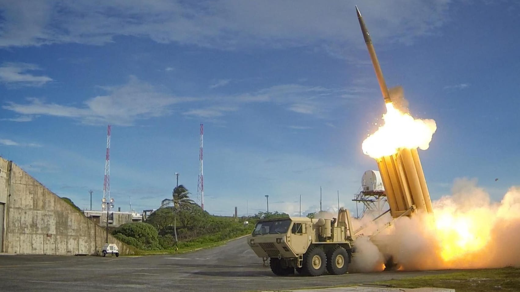 Die USA bauen das Raketen-Abwehrsystem THAAD (Terminal High Altitude Area Defense) in Südkorea auf. Die USA bauen das Raketen-Abwehrsystem THAAD (Terminal High Altitude Area Defense) in Südkorea auf.