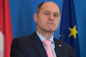 Österreichs Innenminister Wolfgang Sobotka setzt weiter auf strengere Grenzkontrollen.