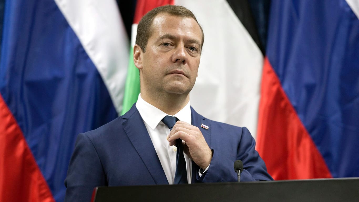Viele Russen sind mit ihrem Ministerpräsident Dmitri Medwedewn unzufrieden und fordern laut Umfragen seinen Rücktritt (Archiv).