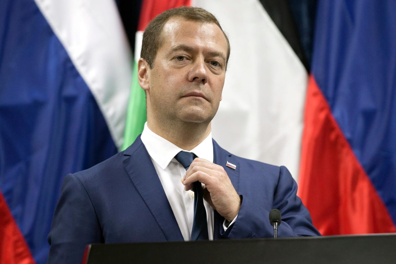 Viele Russen sind mit ihrem Ministerpräsident Dmitri Medwedewn unzufrieden und fordern laut Umfragen seinen Rücktritt (Archiv).