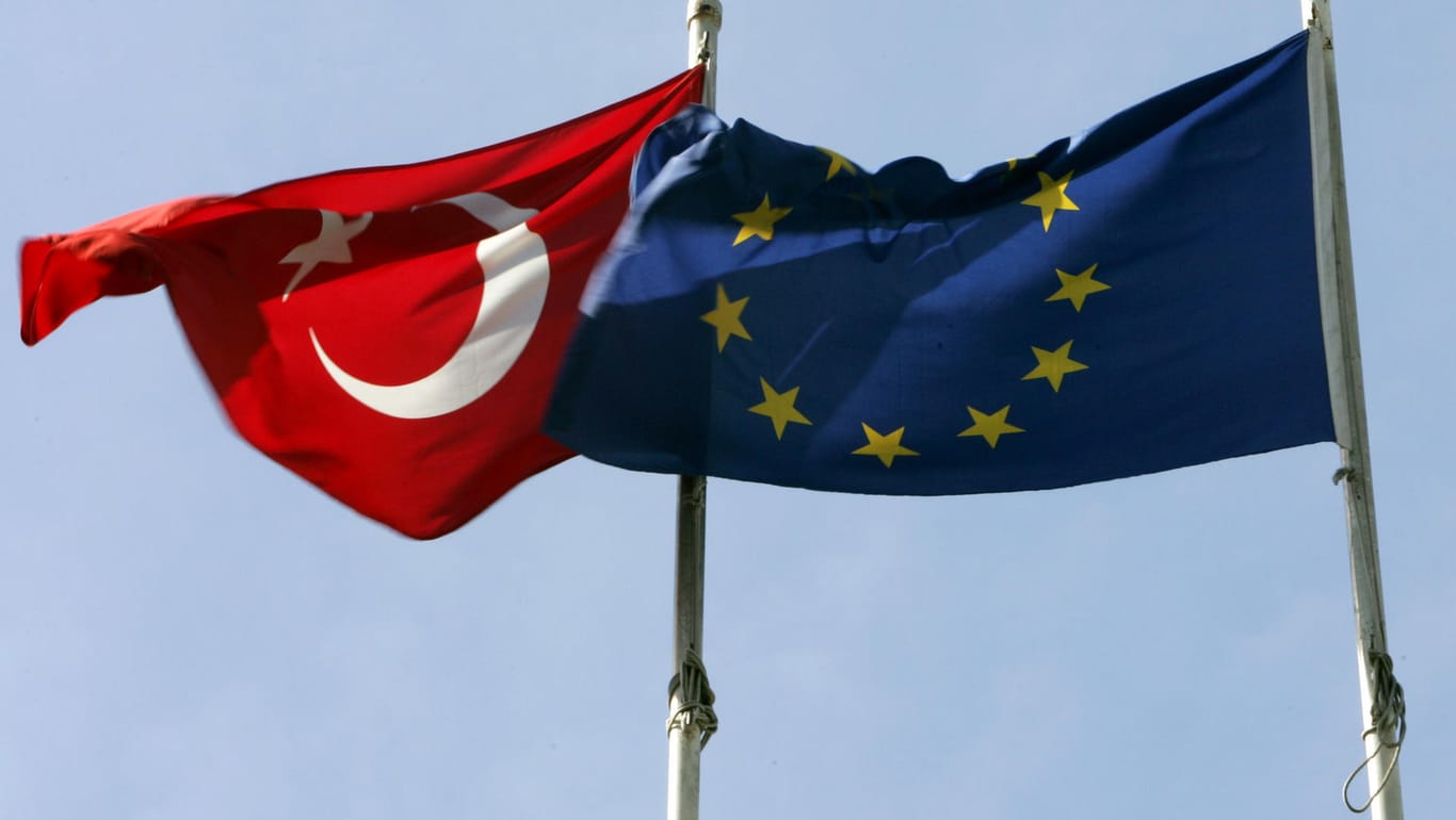 Christdemokraten und Liberale fordern einen sofortigen Abbruch der EU-Beitrittsverhandlungen mit der Türkei.