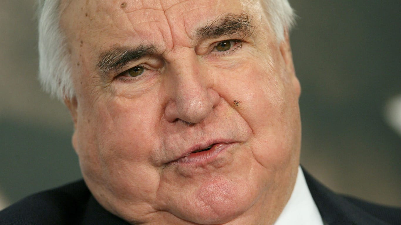 Helmut Kohl hat eine Million Euro Schadenersatz zugesprochen bekommen.