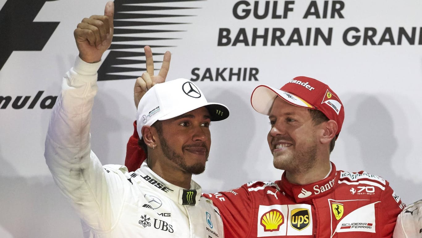 Beim Wüsten-Rennen in Sakhir ließ Sebastian Vettel Lewis Hamilton hinter sich.