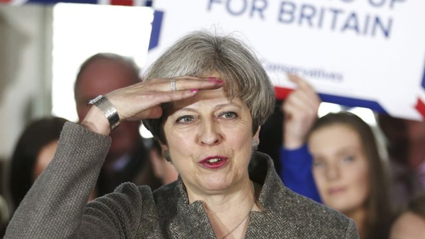 Die britische Premierministerin Theresa May bei einer Wahlkampf-Tour.