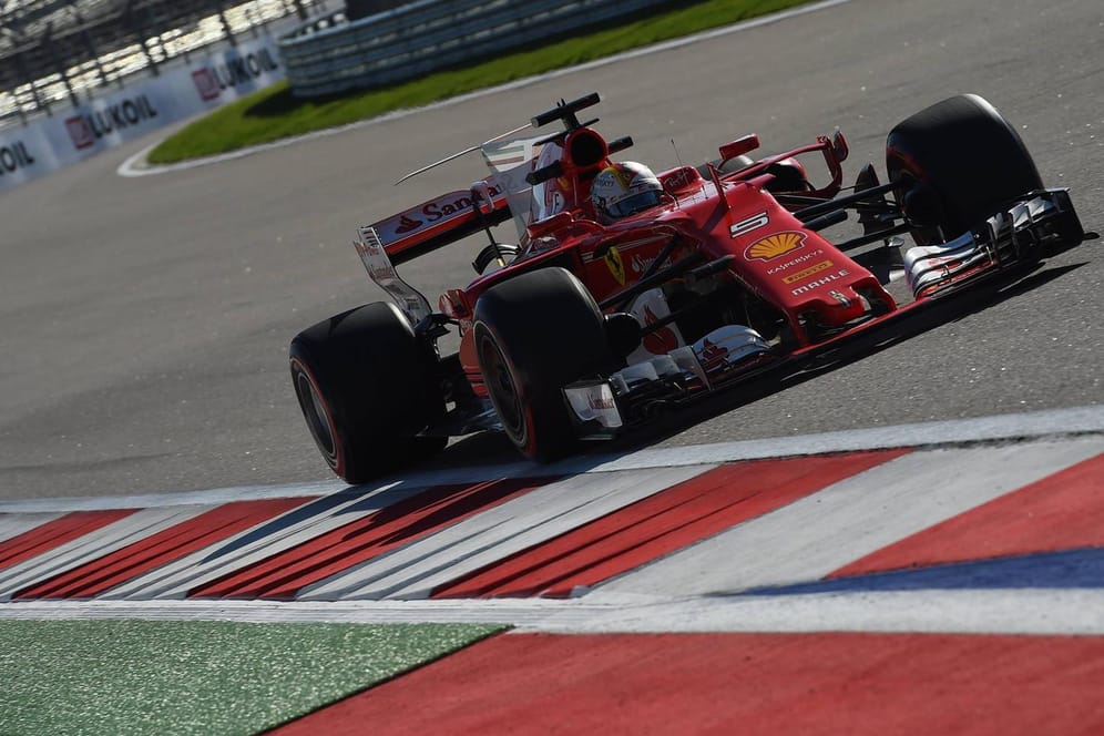 Sebastian Vettel auf der Strecke in Sotschi.
