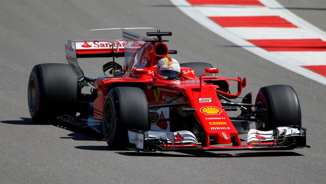 Premiere: Sebastian Vettel sichert sich seine erste Pole beim Russland-GP.
