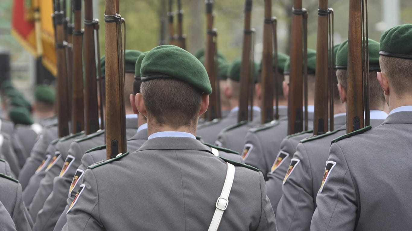 Bundeswehr zieht Rechtsradikale an