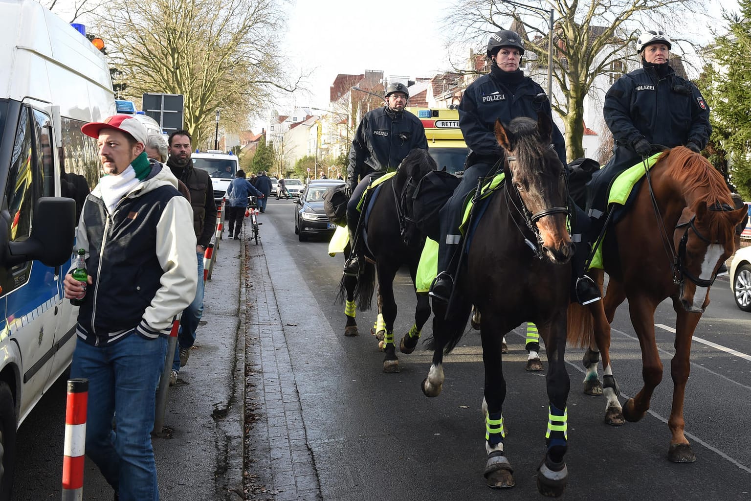 Bayern-Fans greifen Polizisten an