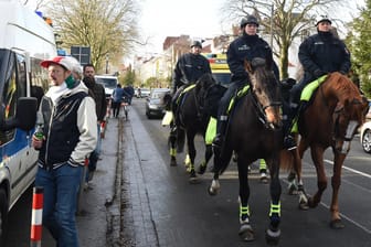 Bayern-Fans greifen Polizisten an