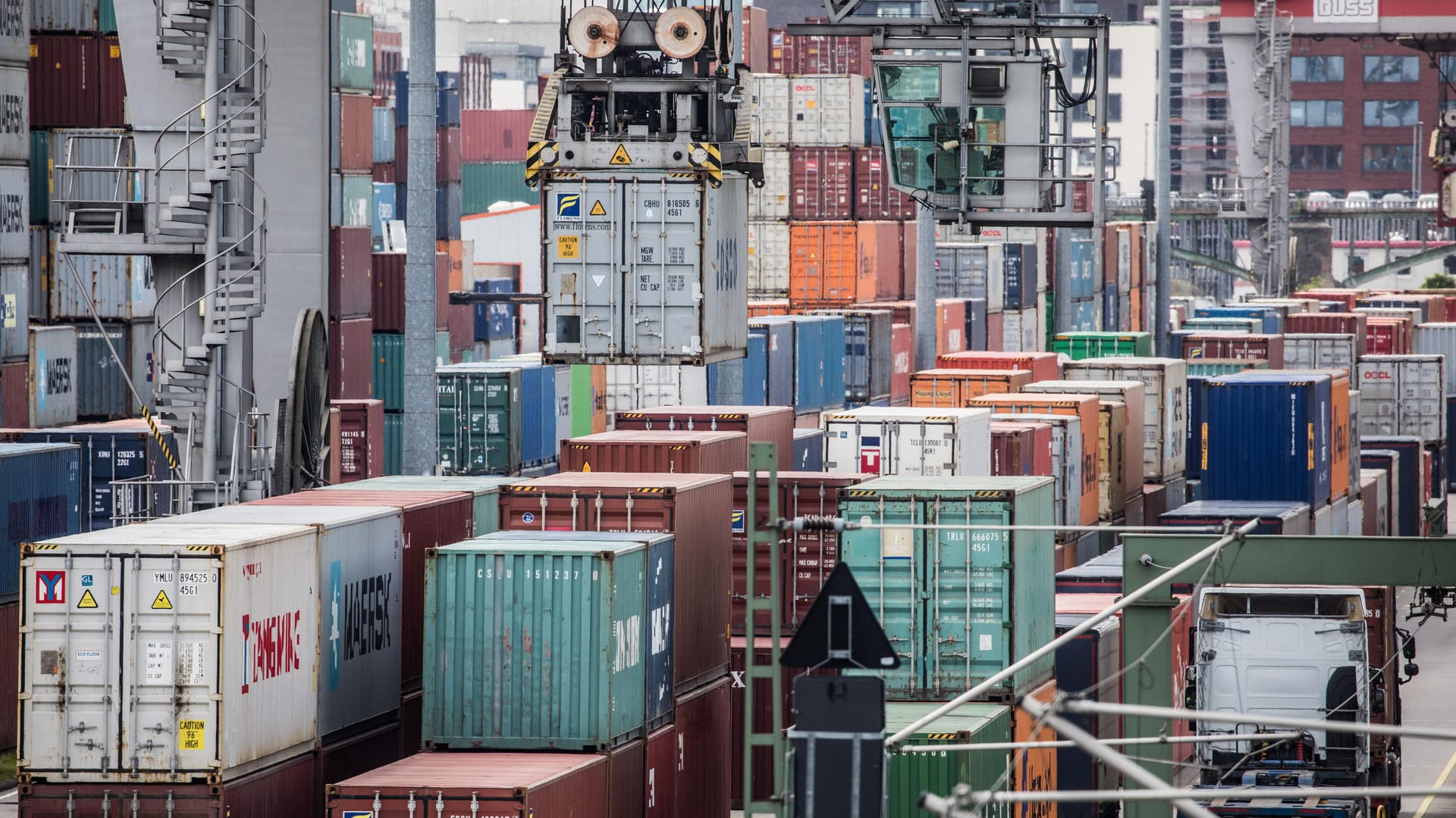 Container ohne Ende - die Konjunktur trotzt den weltweiten Unsicherheitsfaktoren.