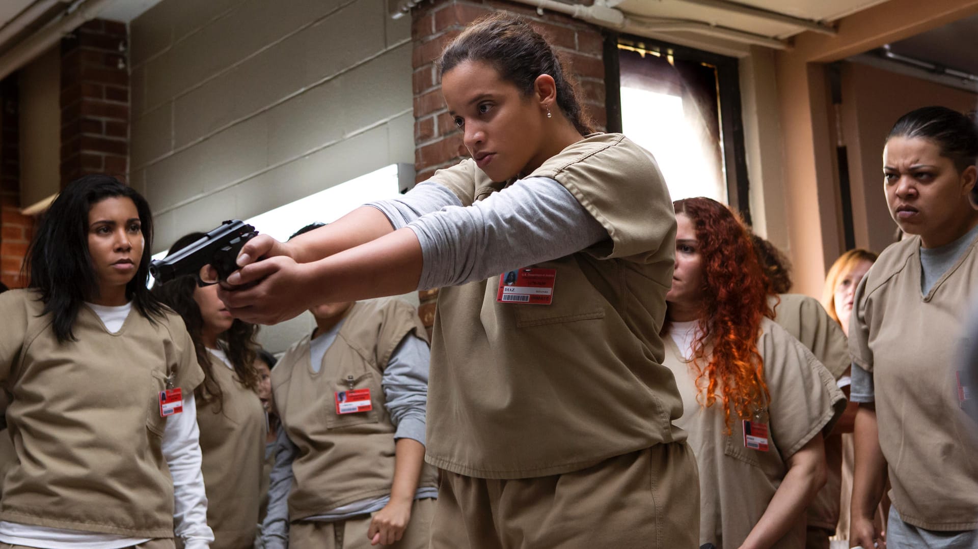 Erste Szenen wurden bereits von Netflix als Teaser veröffentlicht. Nun sind 10 Folgen der fünften Staffel "Orange is the new Black" im Internet aufgetaucht.