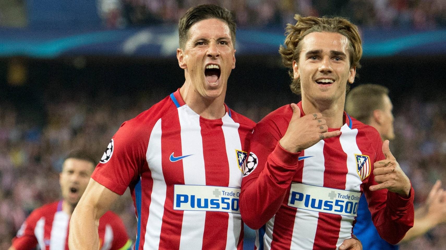 Antoine Griezmann (r.) nach seinem Tor gegen Leicester mit Fernando Torres.