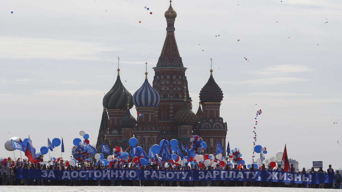 Nur wenige Demonstranten nutzten die Veranstaltung in Moskau für eine Kritik an Präsident Wladimir Putin.