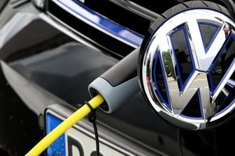 Volkswagen investiert viel in die E-Mobilität. Doch wird das ausreichen?