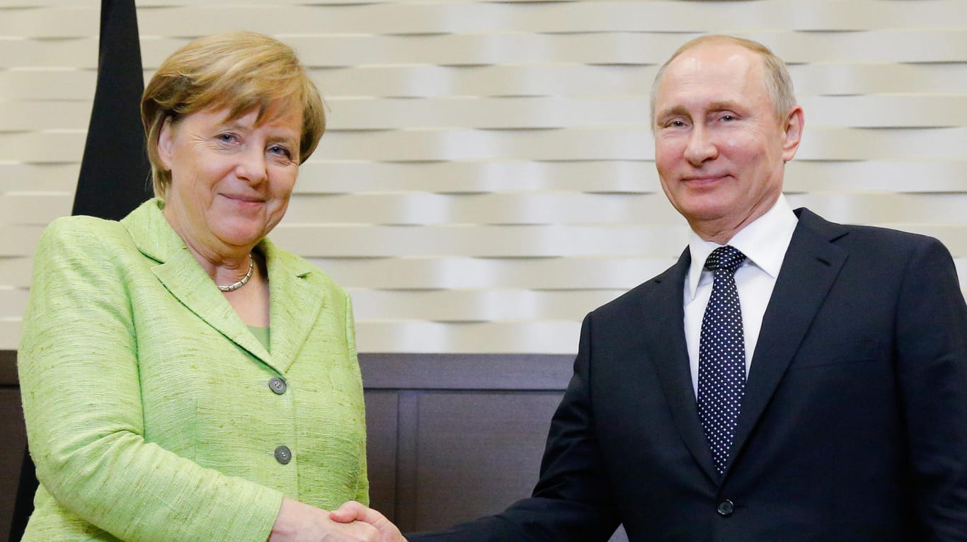 Bundeskanzlerin Angela Merkel (CDU) und der russische Präsident Wladimir Putin.