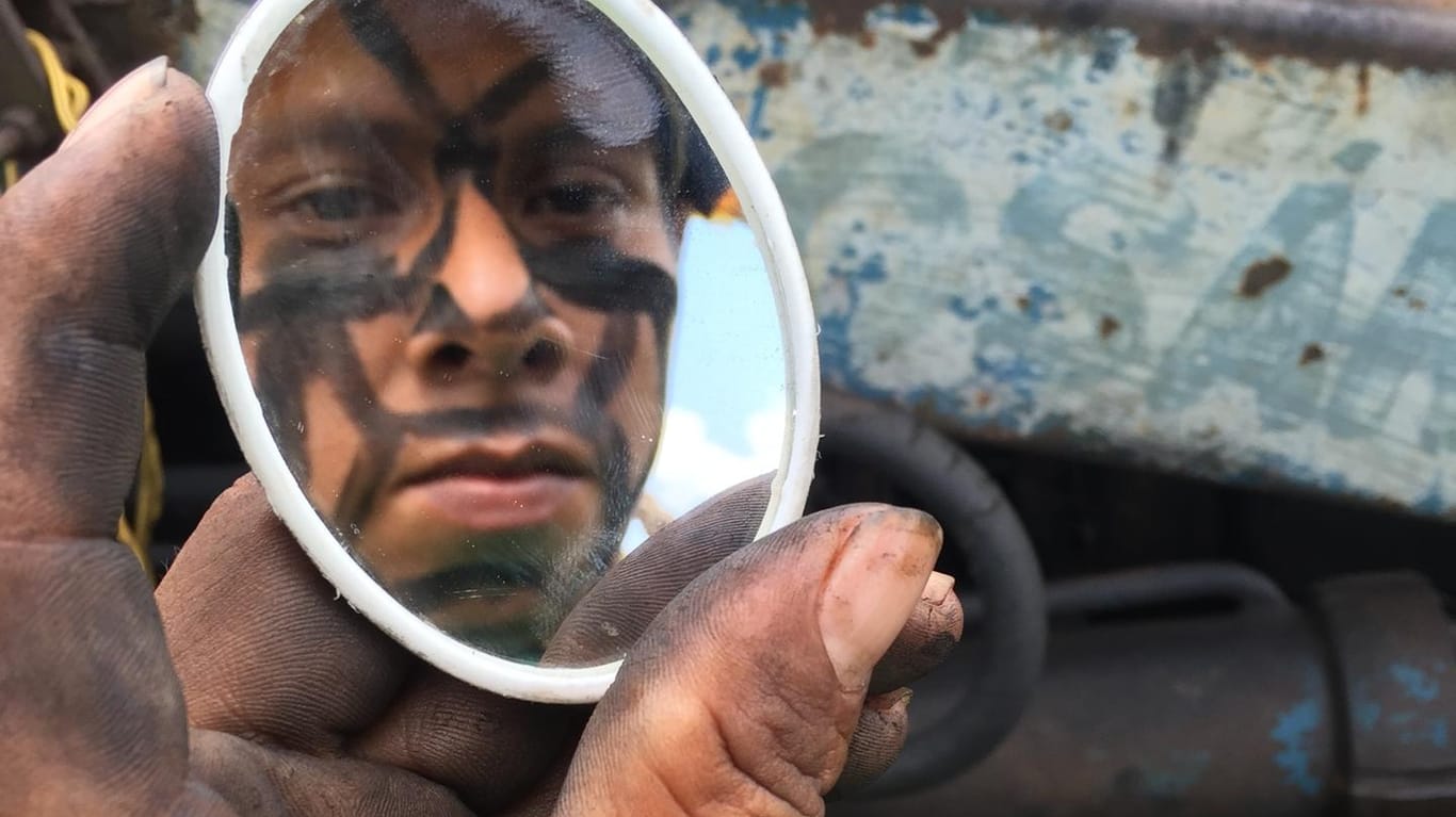Ein Angehöriger der Ka'apor in Brasilien.