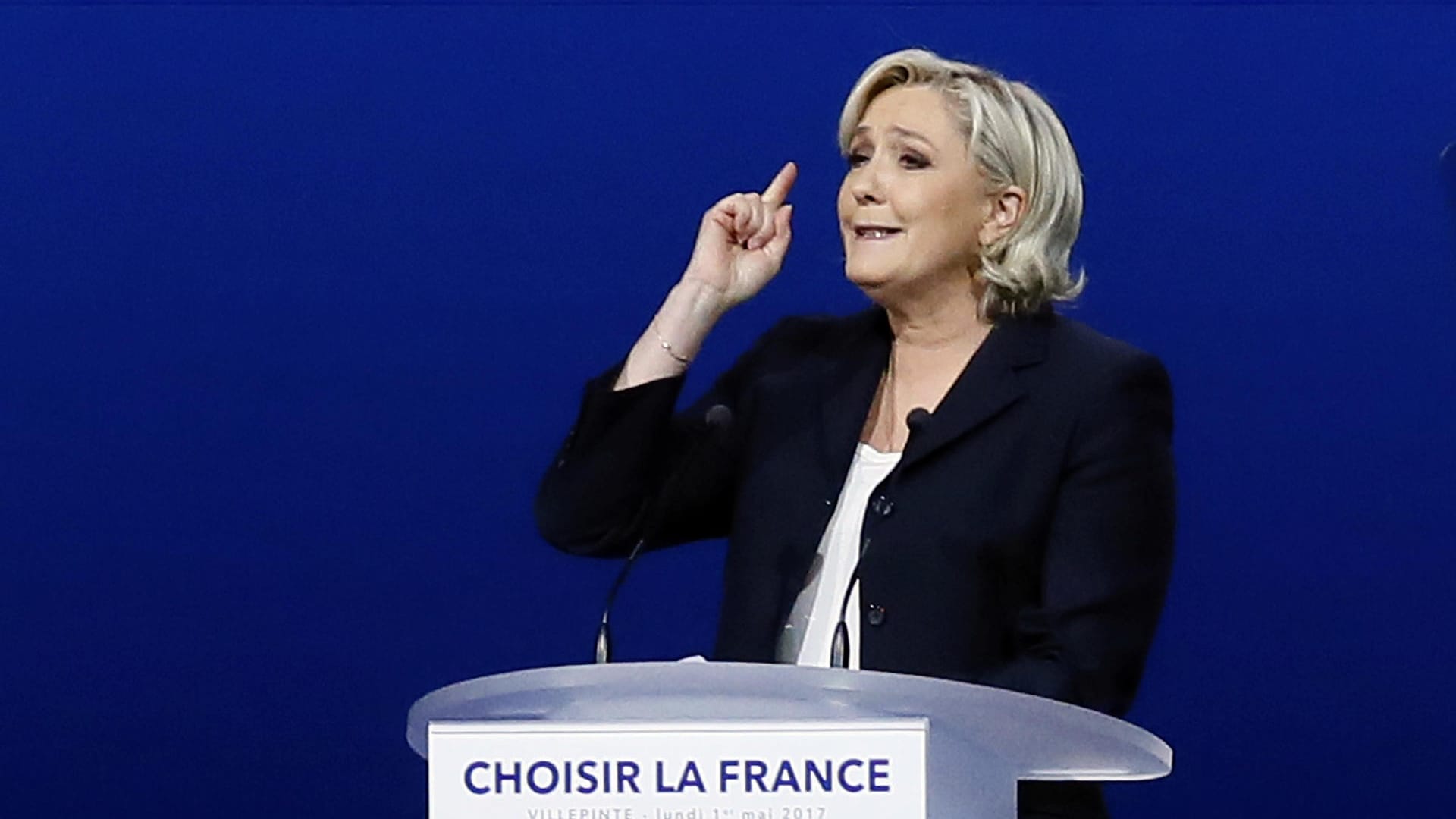 Die französische Präsidentschaftskandidatin Marine Le Pen spricht auf einer Wahlkampfveranstaltung in Villepinte (Frankreich). Die französische Präsidentschaftskandidatin Marine Le Pen spricht auf einer Wahlkampfveranstaltung in Villepinte (Frankreich).