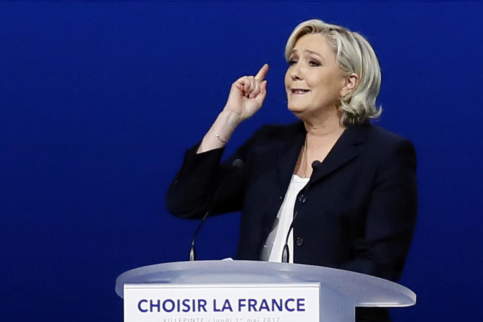 Die französische Präsidentschaftskandidatin Marine Le Pen spricht auf einer Wahlkampfveranstaltung in Villepinte (Frankreich).