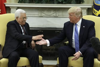 US-Präsident Donald Trump trifft im Weißen Haus Palästinenserpräsident Mahmud Abbas.
