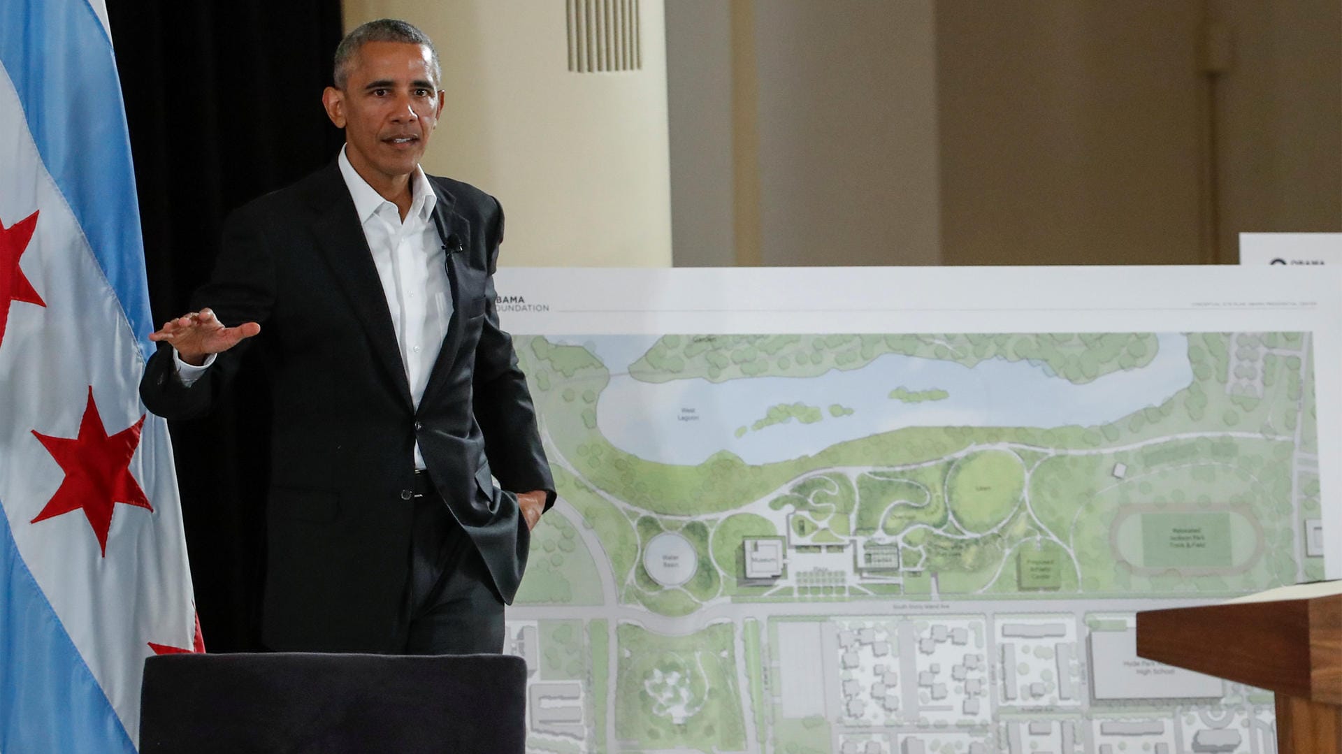 Der ehemalige US-Präsident Barack Obama bei der Vorstellung der Pläne in Chicago. Der ehemalige US-Präsident Barack Obama bei der Vorstellung der Pläne in Chicago.