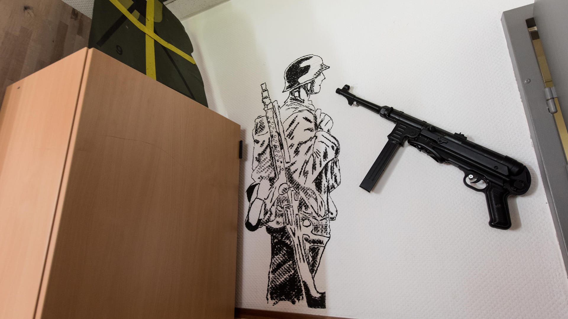 Aufenthaltsraum, der sogenannten Bunker, des Jägerbataillons 291 der Bundeswehr in Illkirch bei Straßburg (Frankreich). Aufenthaltsraum, der sogenannten Bunker, des Jägerbataillons 291 der Bundeswehr in Illkirch bei Straßburg (Frankreich).