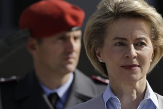 Ursula von der Leyen bedauert ihre harsche Kritik an der Bundeswehr.