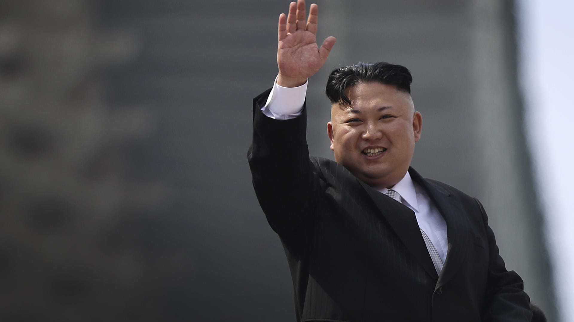 Laut Staatsmedien sollen die USA und Südkorea ein "Mordkomplott" gegen Nordkoreas Staatsoberhaupt Kim Jong Un geplant haben. Laut Staatsmedien sollen die USA und Südkorea ein "Mordkomplott" gegen Nordkoreas Staatsoberhaupt Kim Jong Un geplant haben.